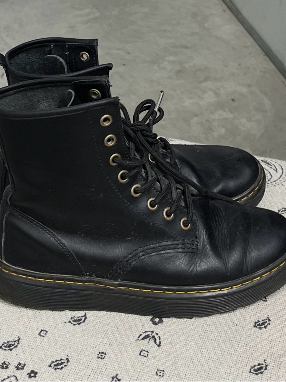 Y2K Dr. Martens Black Leather Lace-Up Boots with Yellow Stitching